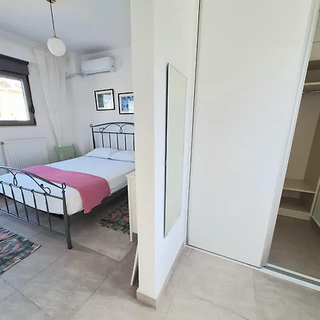 Marina's Maisonette - 140sqm Central