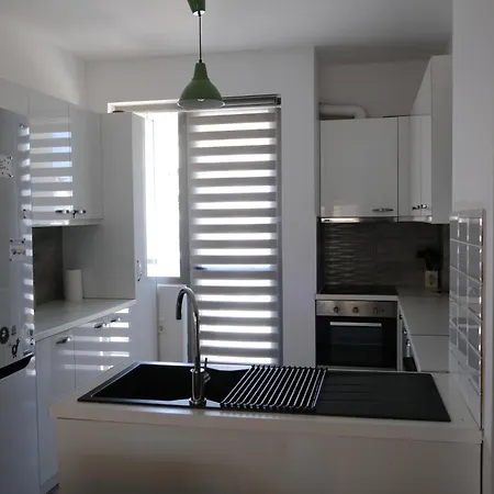 Marina's Maisonette - 140sqm Central Apartment